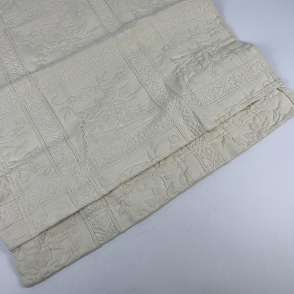 Linen Source Matelasse Pillow Sham Flowerbox Textured Print Ecru Cream Standard - Picture 5 of 10